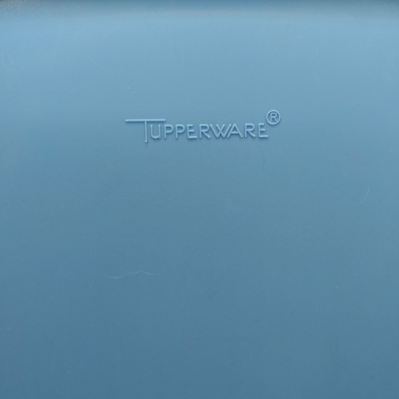 Lot of 3 Preowned Food Storage Containers 3 Different Manufacturer and Sizes. - Picture 4 of 14